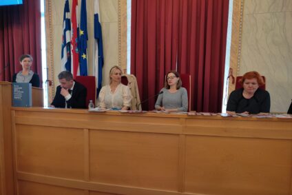 Održan okrugli stol “Aktivnim starenjem kao kvalitetnim načinom življenja”